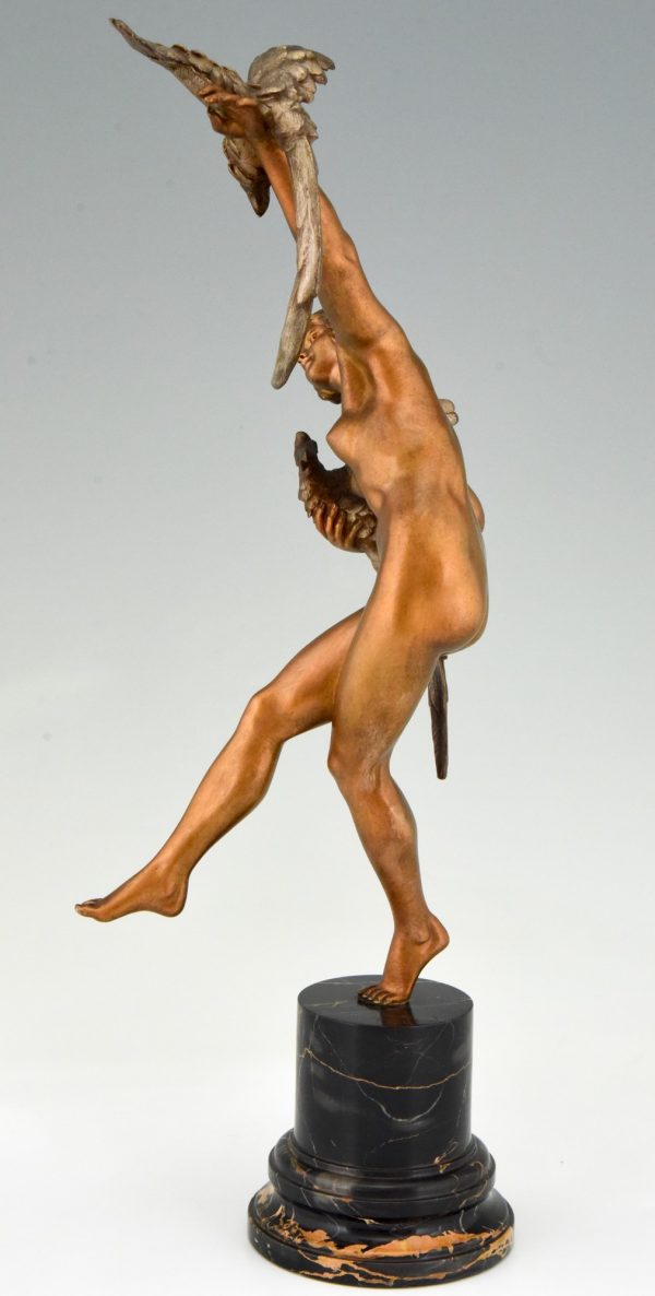 Sculpture en bronze Art Deco danseuse nue aux perroquets