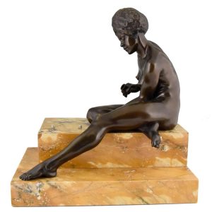 clarisse-levy-kinsbourg-art-deco-bronze-sculpture-african-nude-with-dice-592992-en-max