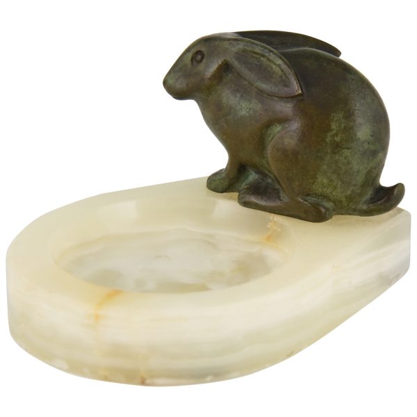 Art Deco vide poche avec un lapin en bronze