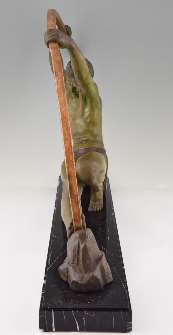 Art Deco sculpture athlete bending a bar, L’age du bronze