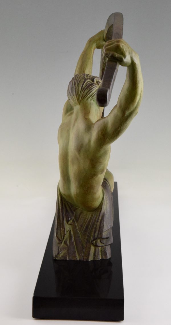 Art Deco Skulptur atletischer Mann mit Stab “l’age du bronze”