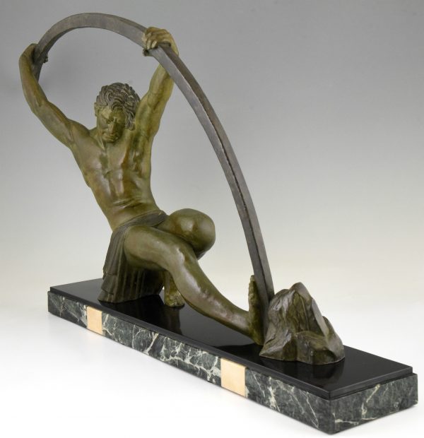 Art Deco Skulptur atletischer Mann mit Stab “l’age du bronze”