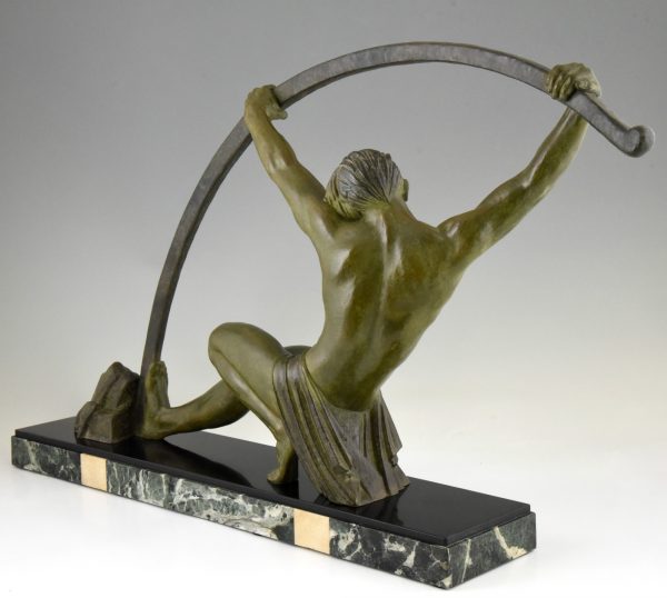 Art Deco Skulptur atletischer Mann mit Stab “l’age du bronze”