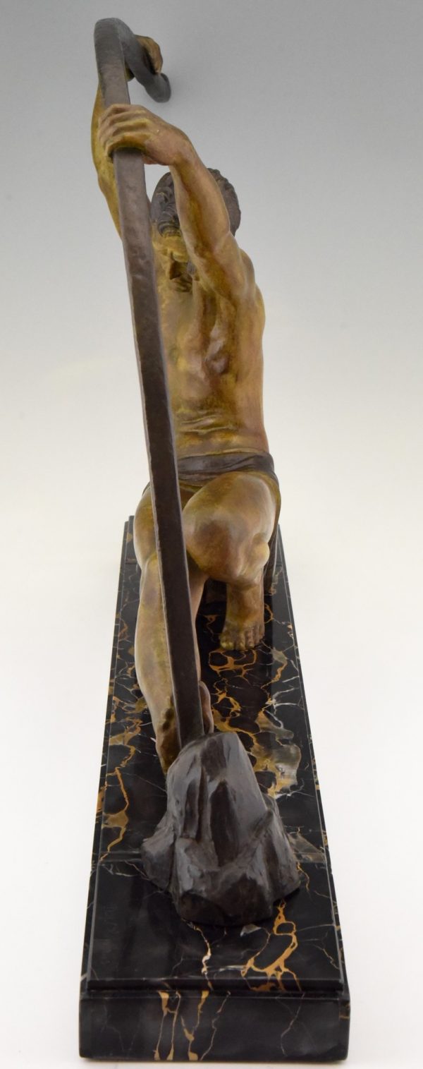 Art Deco Skulptur atletischer Mann mit Stab “l’age du bronze”