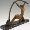 Art Deco Skulptur atletischer Mann mit Stab “l’age du bronze”