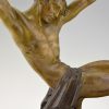 Art Deco Skulptur atletischer Mann mit Stab “l’age du bronze”