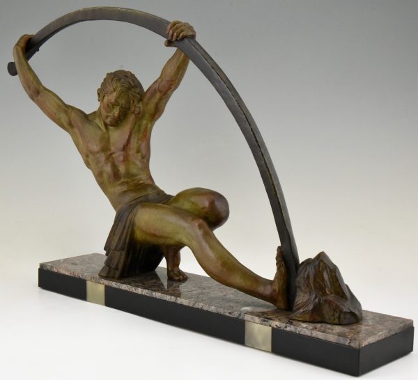 Art Deco sculpture bending bar man l’age du bronze