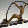 Art Deco sculpture bending bar man l’age du bronze