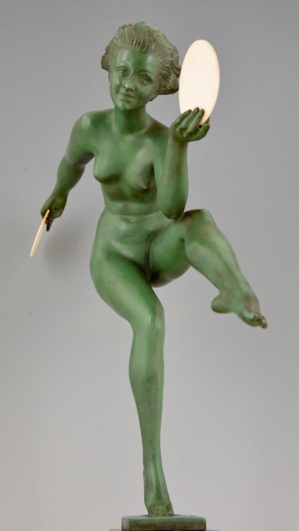 Art Deco Skulptur Tänzerin Frauenakt mit Scheiben