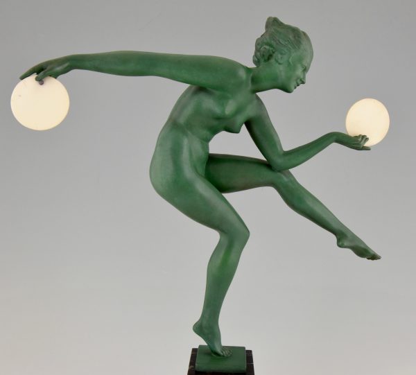 Art Deco beeld danseres naakt 49,5 cm.
