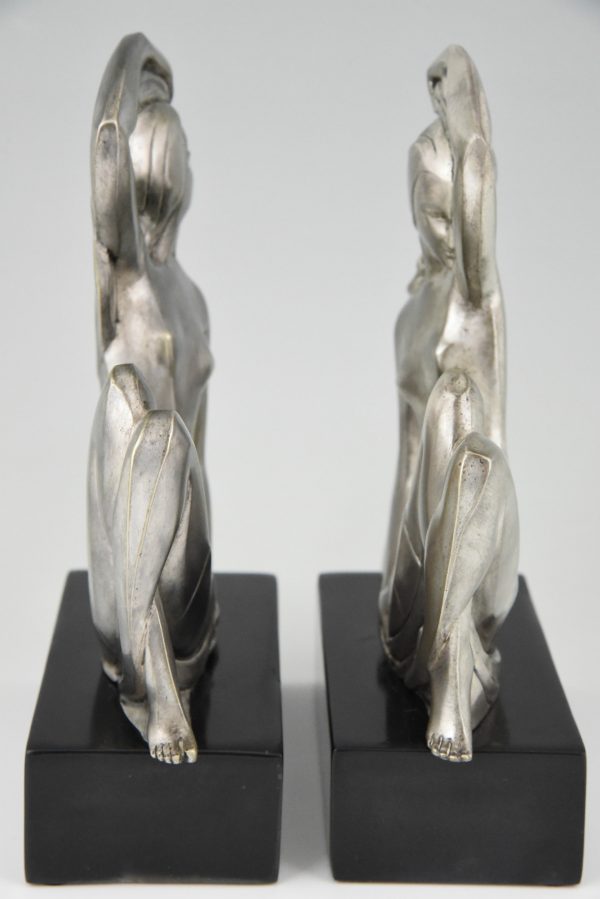 Art Deco bronze bookends with nudes.