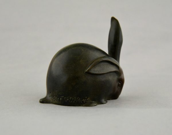 Art Deco bronze sculpture of a rabbit