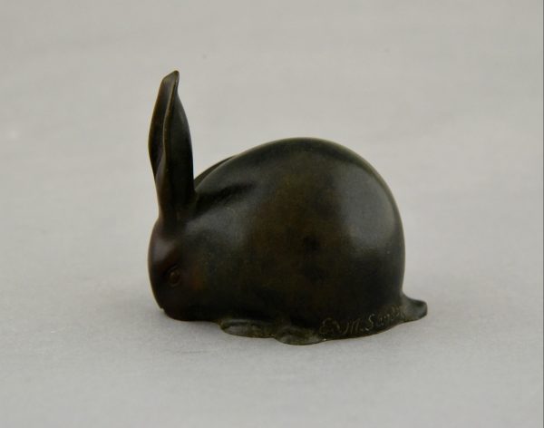 Art Deco bronze sculpture of a rabbit