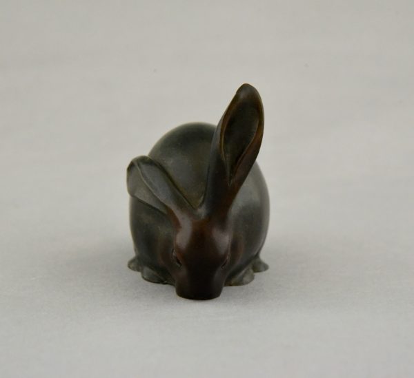 Art Deco bronze sculpture of a rabbit