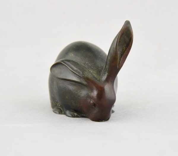 Art Deco bronze sculpture of a rabbit