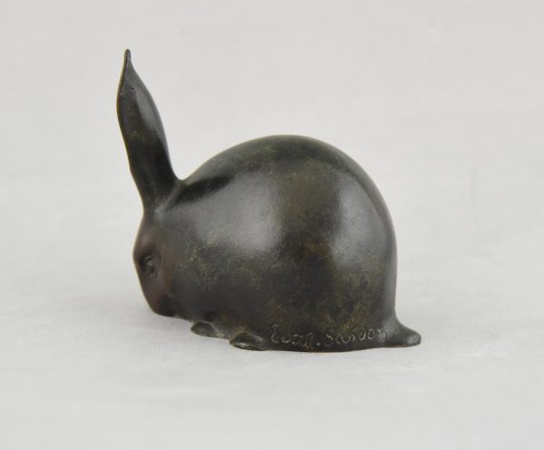 Art Deco sculpture bronze lapin une oreille dressée