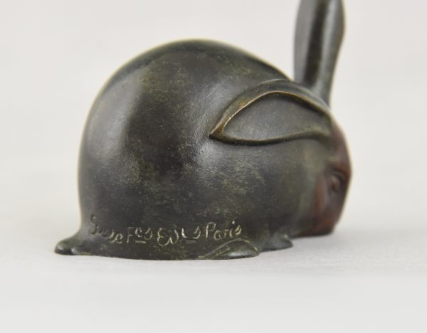 Art Deco sculpture bronze lapin une oreille dressée