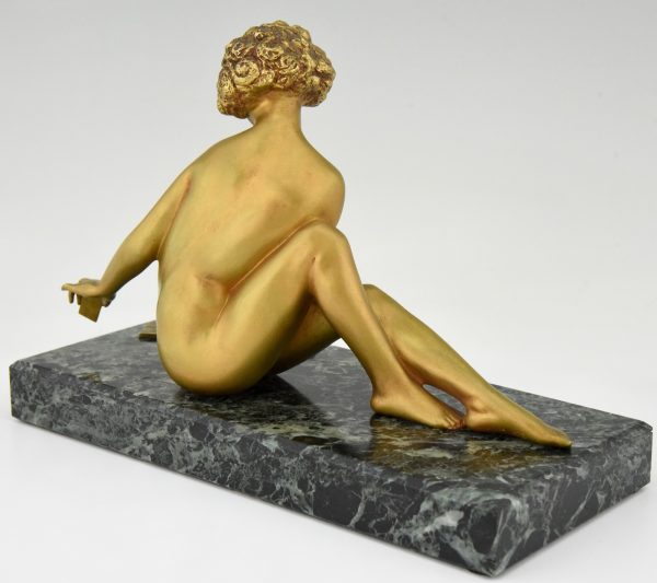 Art Deco sculpture en bronze nue jouant aux dominos