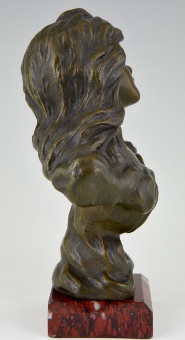 Art Nouveau bronze bust of a woman,  Reve