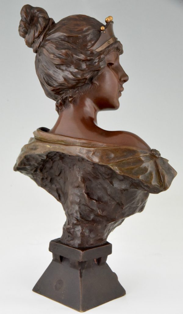 Art Nouveau bronze bust woman with crown Lucrece