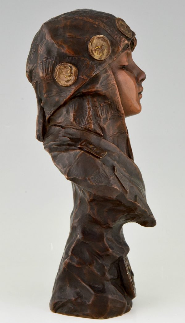 Dalila, Art Nouveau bronze bust of a girl