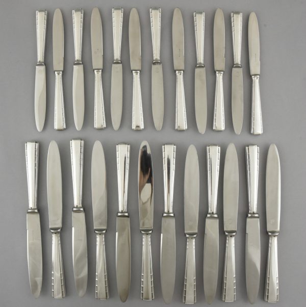 Ménagère Art Deco metal argenté 118 pc avec coffret