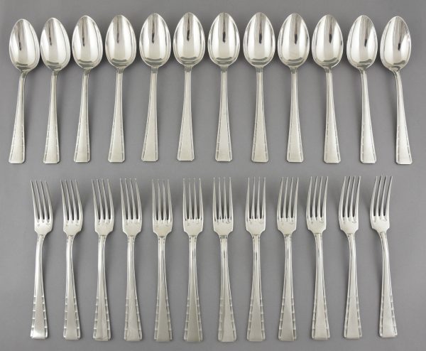 Ménagère Art Deco metal argenté 118 pc avec coffret