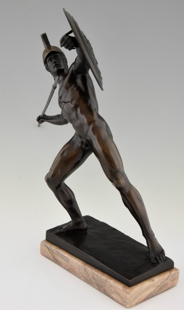 Sculpture bronze guerrier avec lance