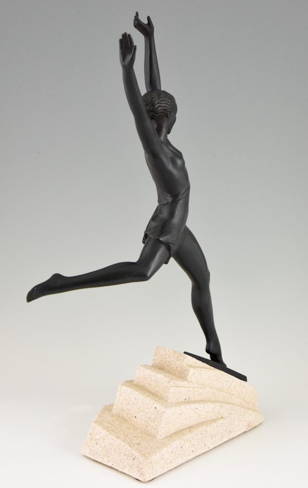Olympen scukpture Art Deco d’une femme