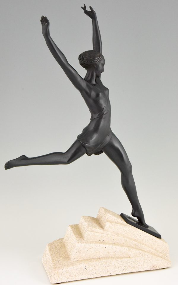 Olympen scukpture Art Deco d’une femme