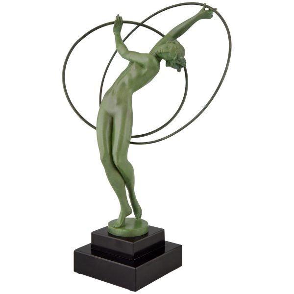 Art Deco sculptuur danseres met hoepels