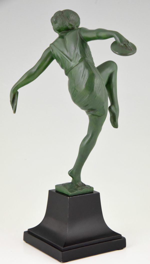 Art Deco sculpture danseuse aux cymbales.