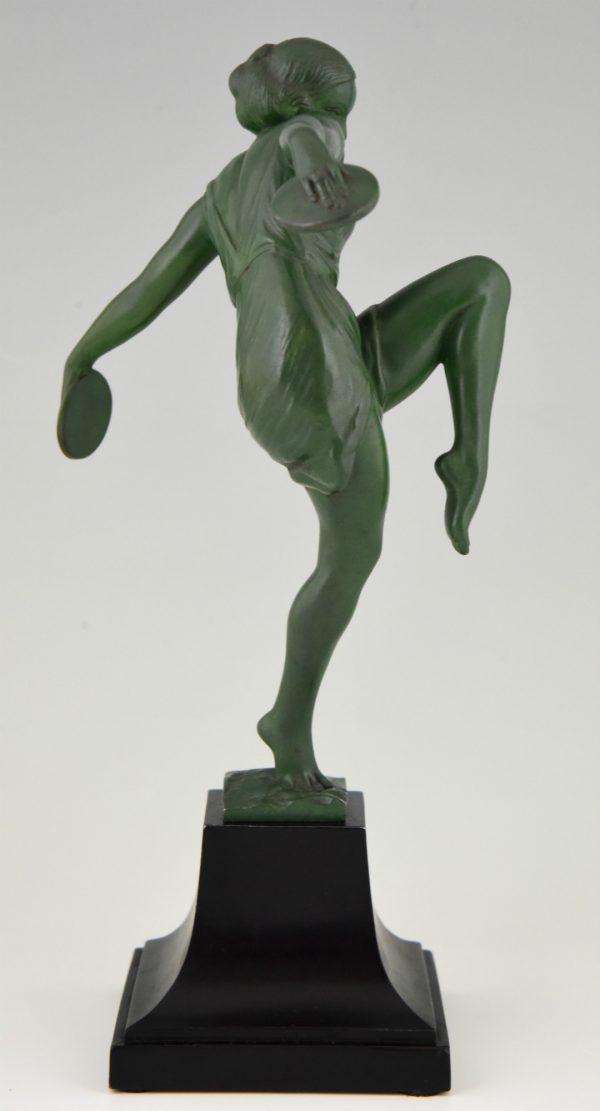 Art Deco sculpture danseuse aux cymbales.