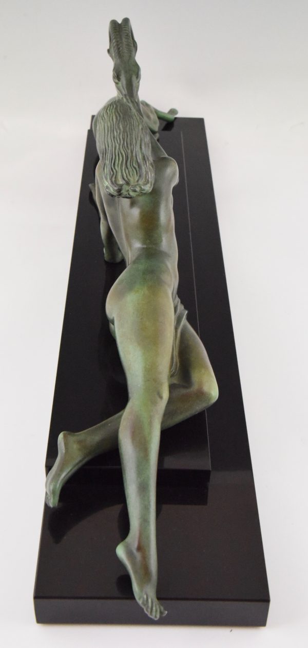 Art Deco sculpture femme nue et gazelle Seduction