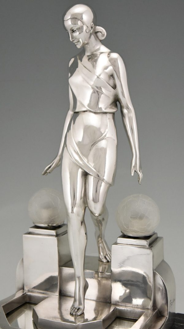 Art Deco silvered lamp lady at the fountain Nausicaa