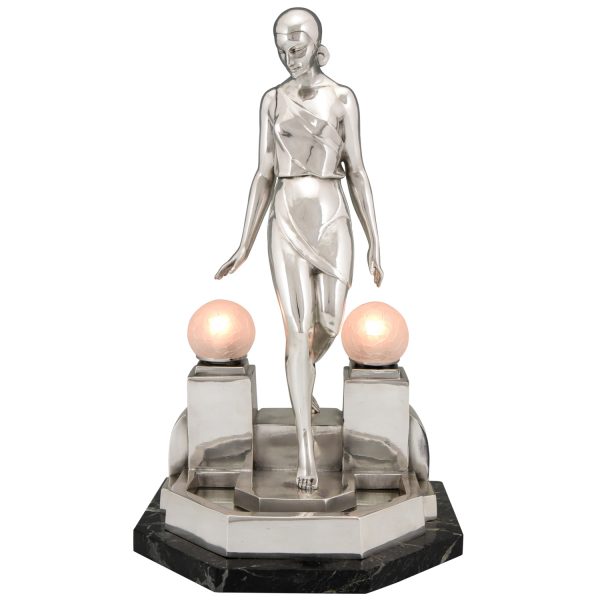 Art Deco silvered lamp lady at the fountain Nausicaa