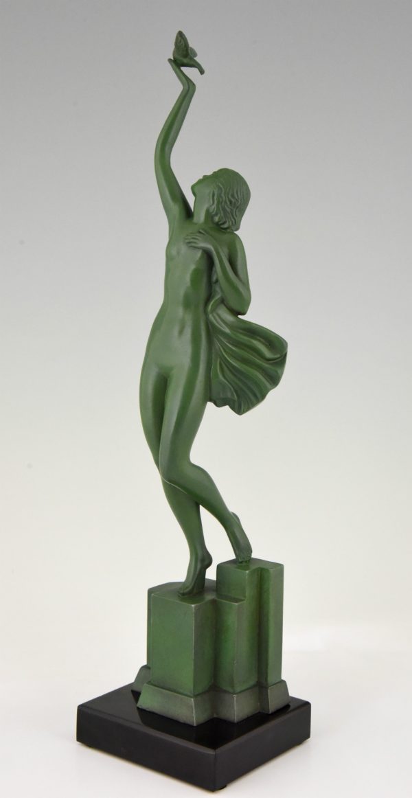 Message of love, Art Deco sculpture of a nude with dove.