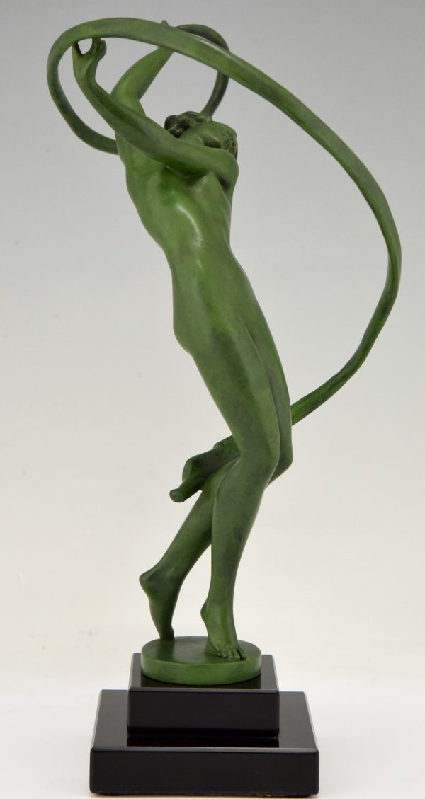 Tourbillon Art Deco sculpture nude dancer with swirling ribbon