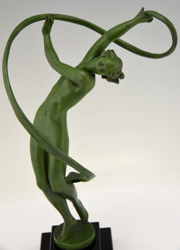 Tourbillon Art Deco sculpture nude dancer with swirling ribbon