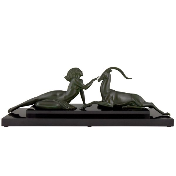 Art Deco sculptuur naakte vrouw met gazelle, Seduction.