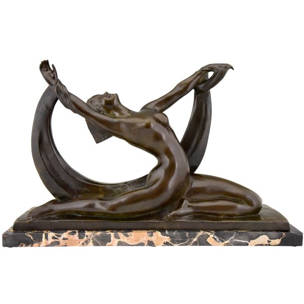 Sculpture Art Deco en bronze danseuse au foulard