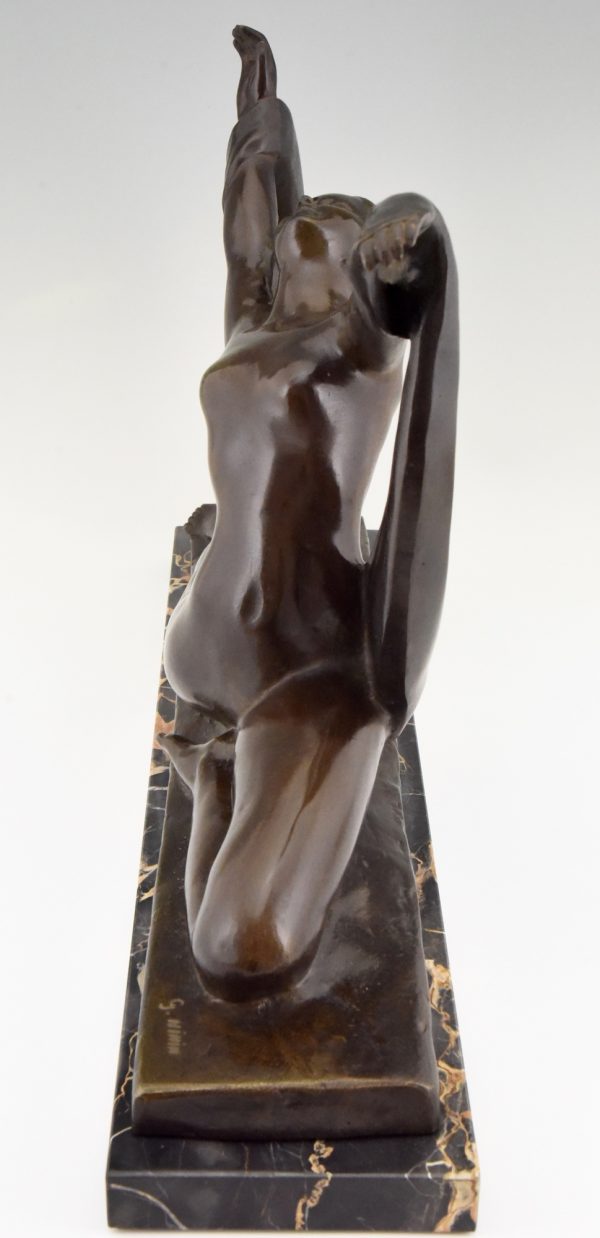 Art Deco bronze sculpture nude lady, scarf dancer in split pose