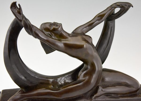 Art Deco bronze sculpture nude lady, scarf dancer in split pose