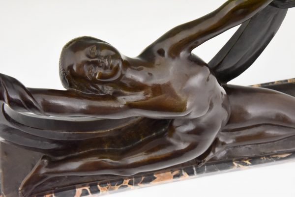 Art Deco bronze sculpture nude lady, scarf dancer in split pose