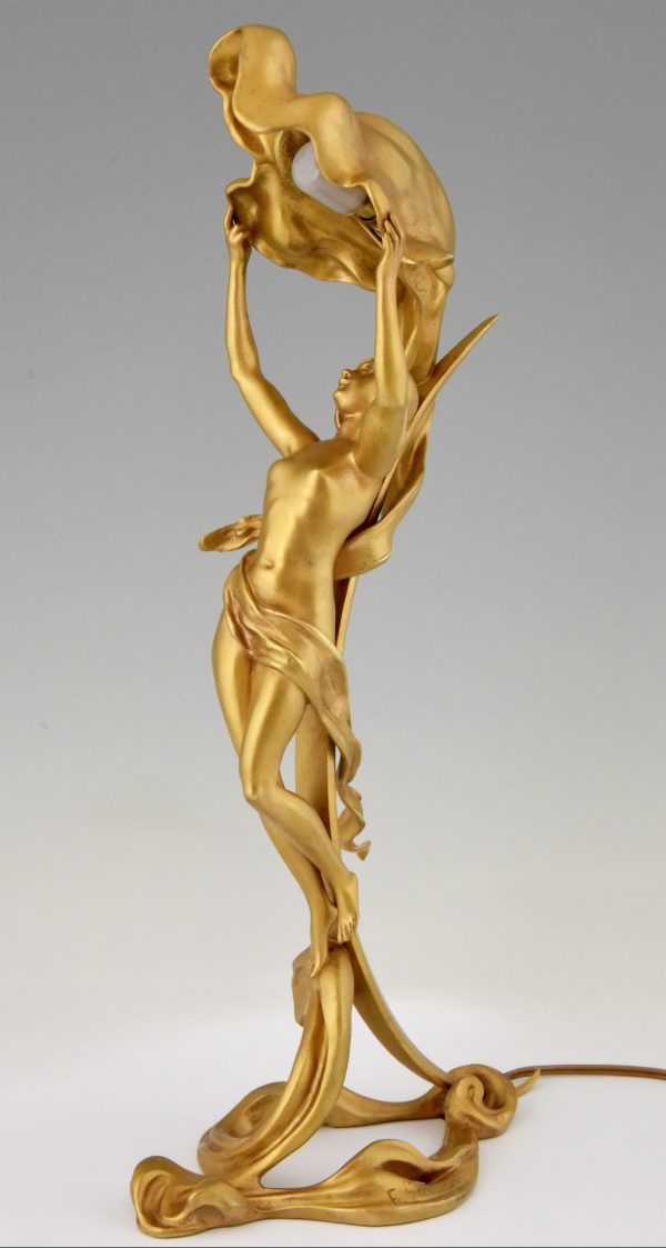 Art Nouveau lampe bronze doré avec une femme nue