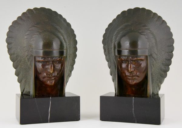 Art Deco bronzen boekensteunen Indianen.