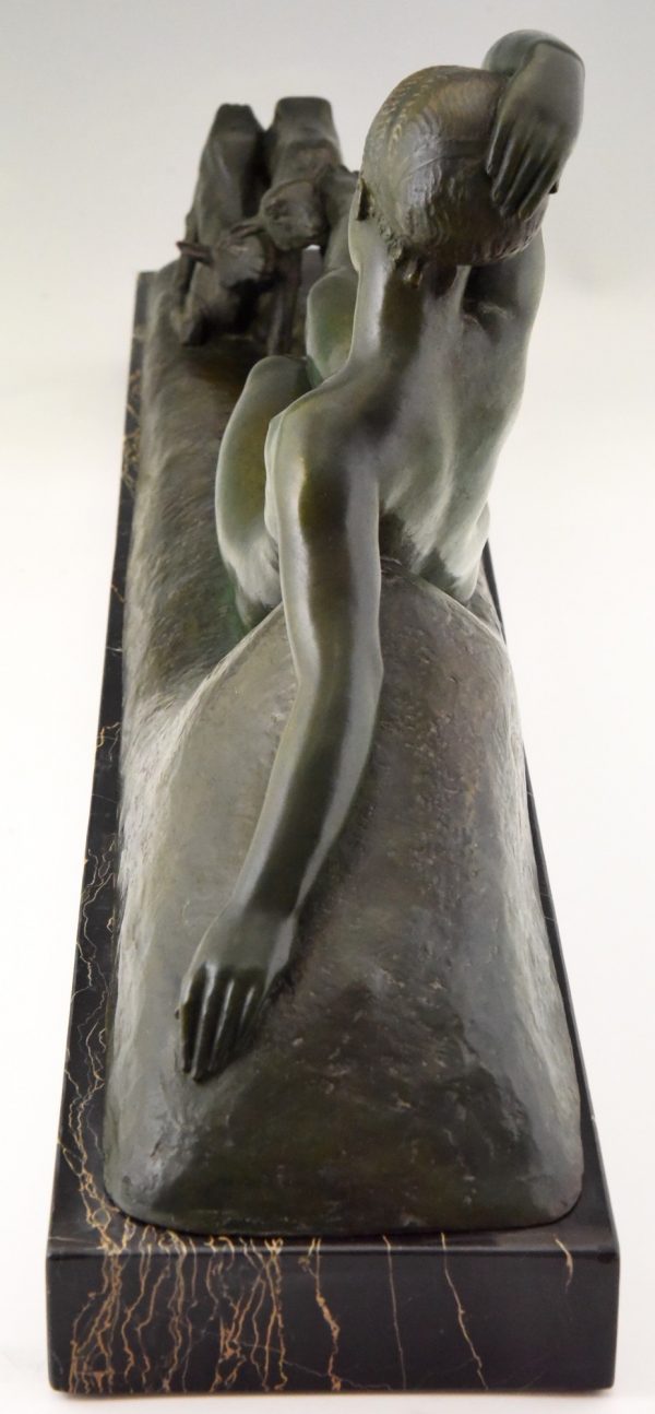 Art Deco sculpture en bronze femme nue avec deux chevres