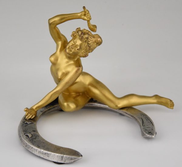 Jugendstil Bronze Frauenakt auf Hufeisen