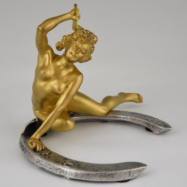 Jugendstil Bronze Frauenakt auf Hufeisen