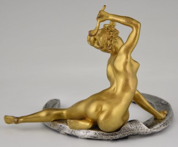 Jugendstil Bronze Frauenakt auf Hufeisen